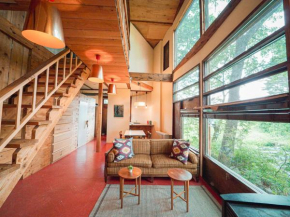 Oval Mountain Lodge